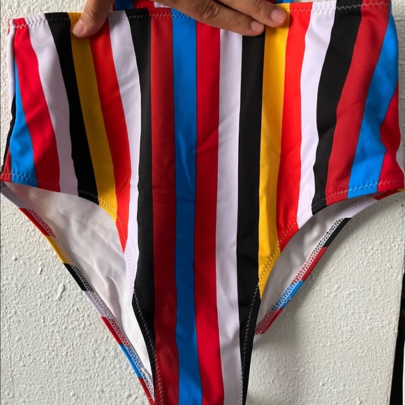 Cupshe - Picture 2 of 5